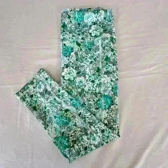 Gottex Yoga/active wear pants, M, length is 31” mid calf length, with 2 pockets - Picture 1 of 7